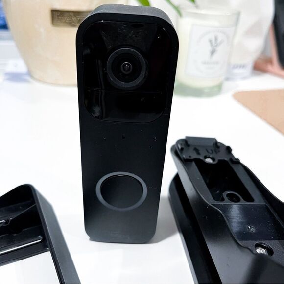 Blink video doorbell and mount - Picture 2 of 5